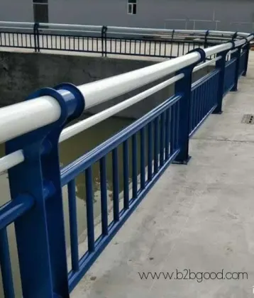 Забор из оцинкованной стальной трубы