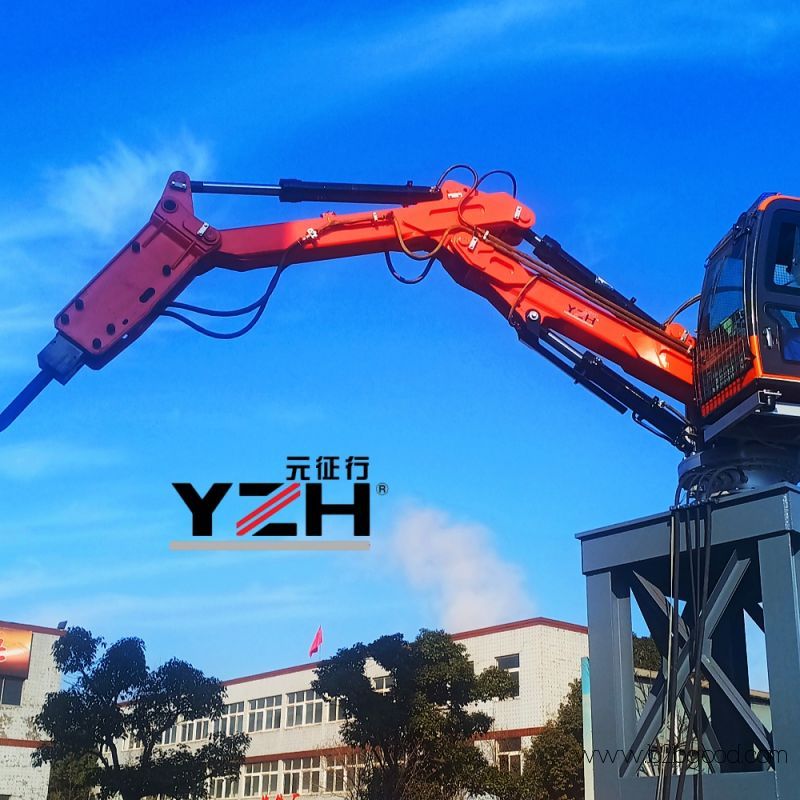 Установленный блок для разрушения скал