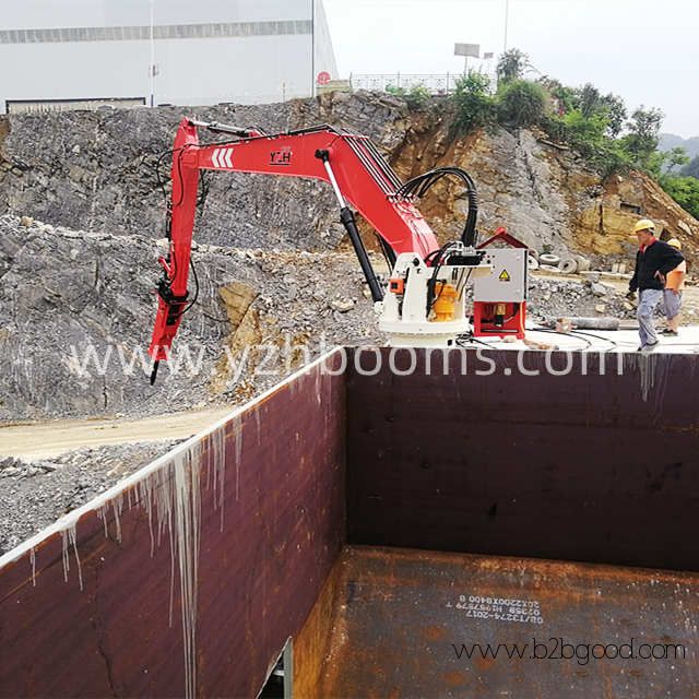 YZH Stationary Rockbreaker in Crushing Lines